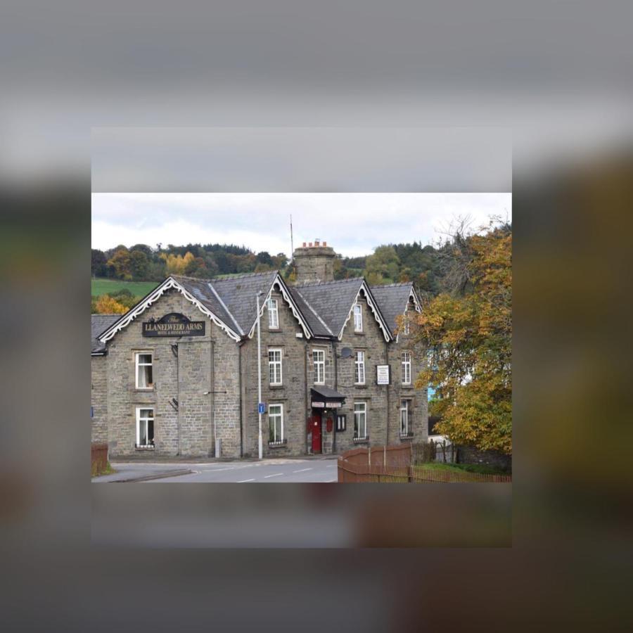 The Llanelwedd Arms Hotel Builth Wells Exterior foto