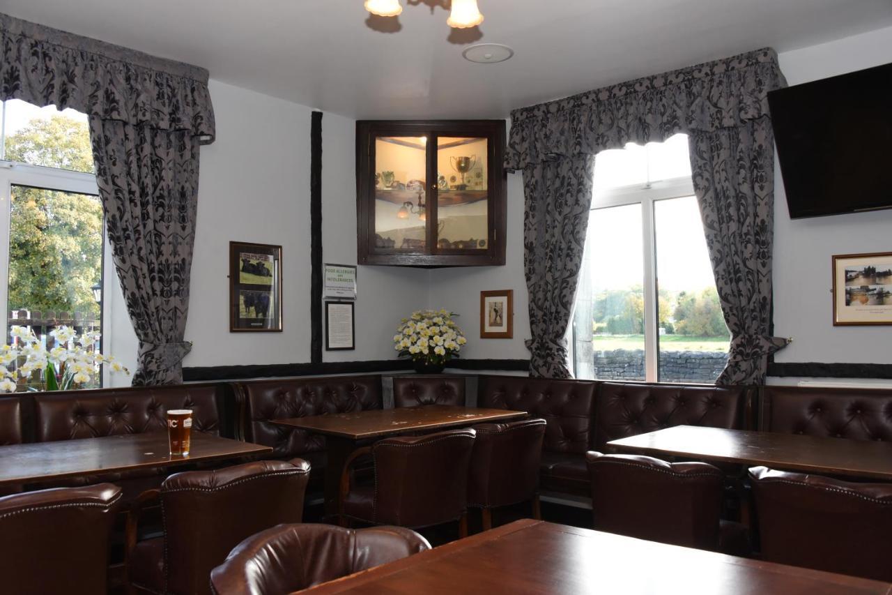 The Llanelwedd Arms Hotel Builth Wells Exterior foto